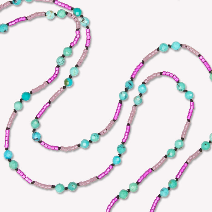 Zoomed in view of Turquoise Laredo midi necklace in plum.