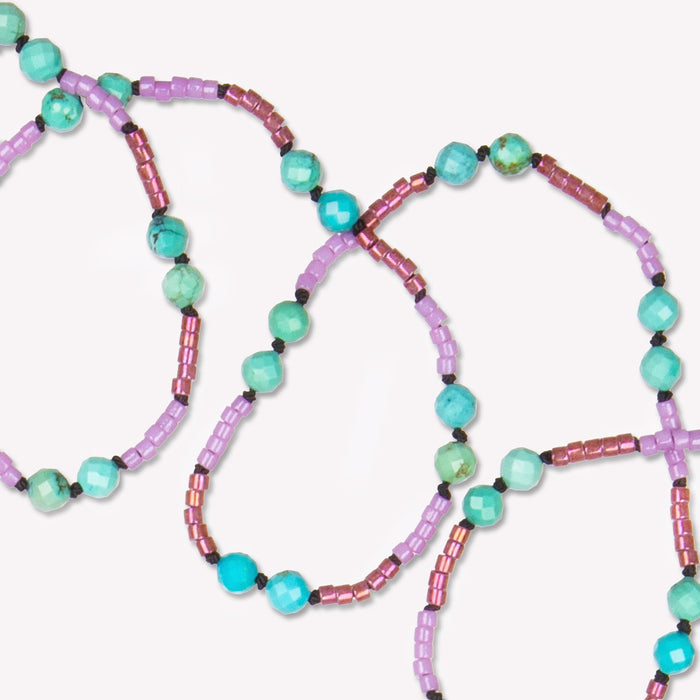 Zoomed in view of Turquoise Laredo midi necklace in thistle.